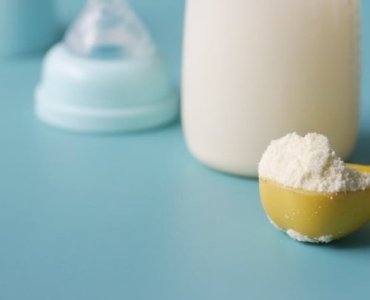 Kwas laktobionowy na dobry początek: łagodna droga do promiennej cery