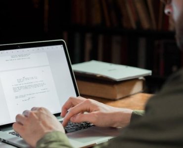 Peer review od kuchni: jak działa recenzja naukowa i dlaczego warto jej zaufać