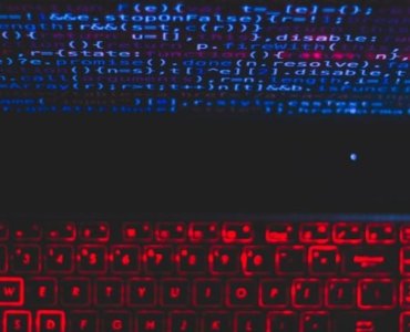 Technologia w cieniu: jak odkryć, oswoić i przekuć nieoficjalne narzędzia w przewagę dla Twojej firmy