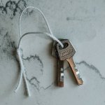 Koniec epoki haseł: passkeys w pigułce — jak działają i dlaczego to bezpieczniejsza przyszłość logowania