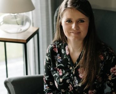 Sprytne skróty mózgu: jak wykorzystać heurystyki, by codziennie decydować lepiej