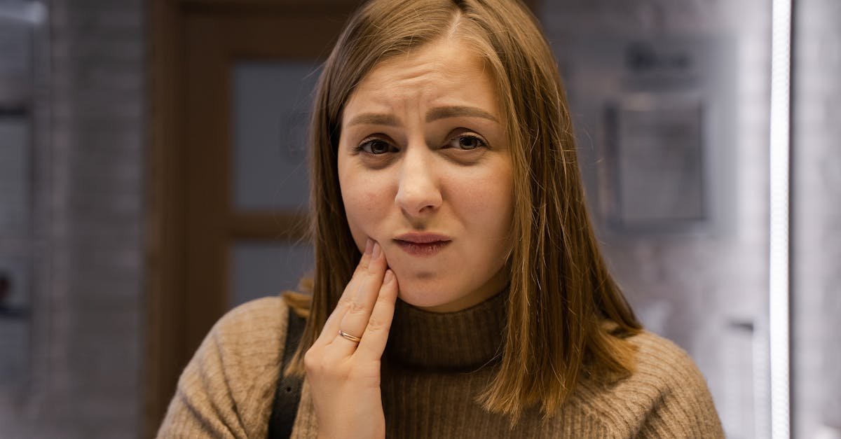 Zaciskasz zęby po intensywnej serii? Jak opanować bruksizm i trenować bez bólu