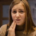 Zaciskasz zęby po intensywnej serii? Jak opanować bruksizm i trenować bez bólu