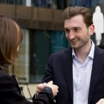Rozstanie z klasą: jak profesjonalnie i empatycznie zakończyć współpracę z pracownikiem
